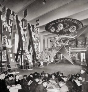 10.11_5_ Lissitzky 1928 entrance fair USSR Cologne copia